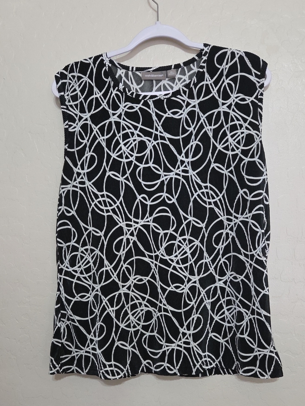 croft & barrow Black & White Abstract Loop-Print Sleeveless Top